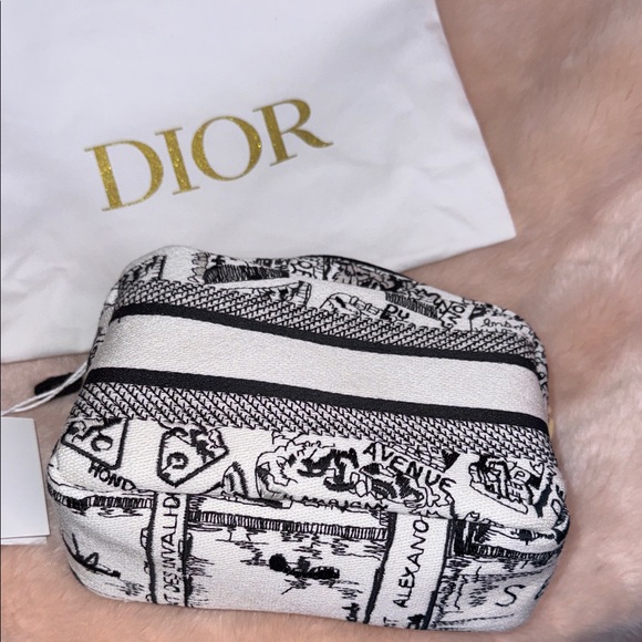 Black and White cosmetic Pouch - Picture 13 of 13